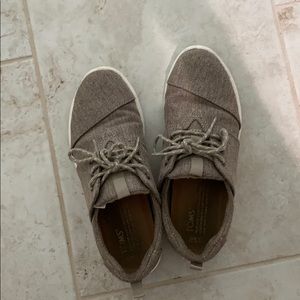 Toms sneakers